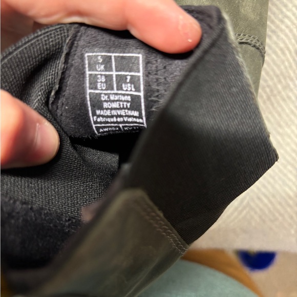 😎 Dr. Martens Chelsea Pull-on Platform Boots in Olive Green - Picture 6 of 6